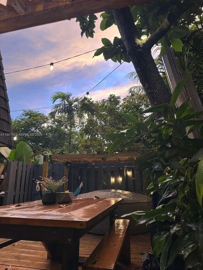 Building Photo - 283 Woodland Rd