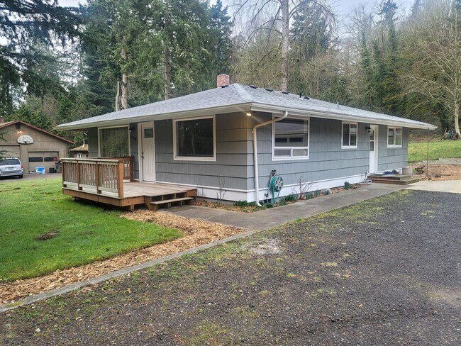 Building Photo - 2 Bedroom Rambler in Suquamish!