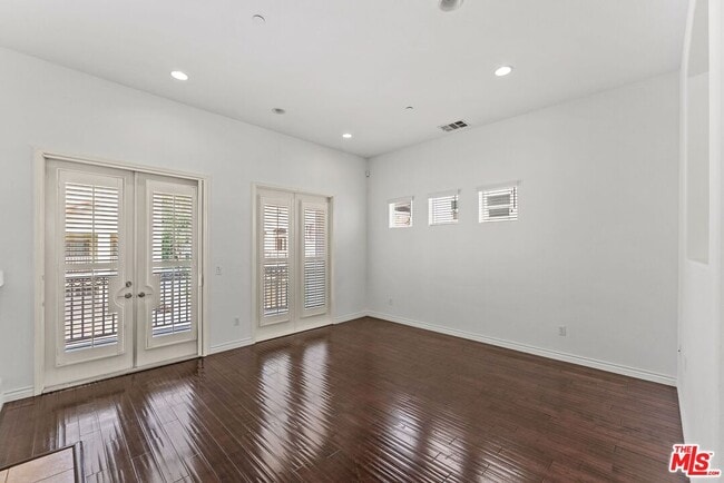 Building Photo - 5738 S Celedon Creek