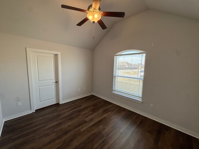 Building Photo - 4401 Havanna