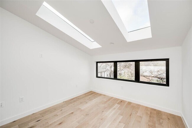 Building Photo - 1103 Cherico St