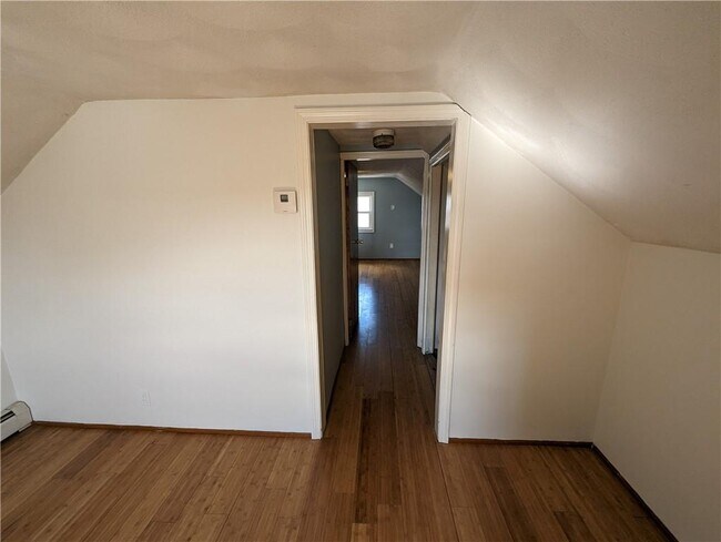 Building Photo - 61 Utton Ave