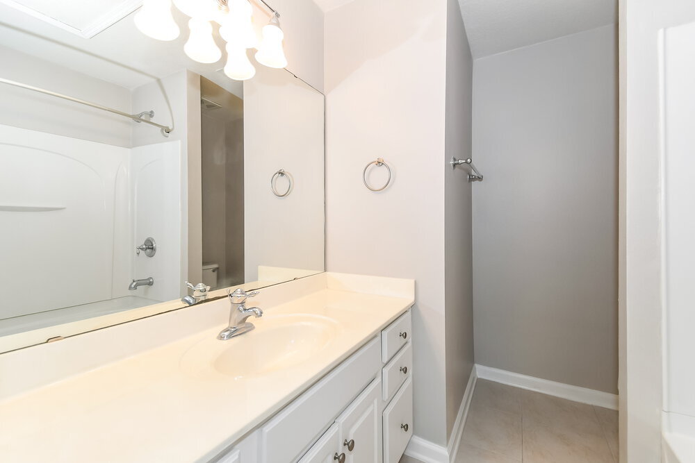 Building Photo - 8108 Summer Palm Ct