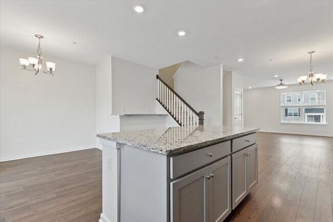 Building Photo - Available Immediately – 3 Bedroom / 2.5 Bath Townhome in Downingtown School District