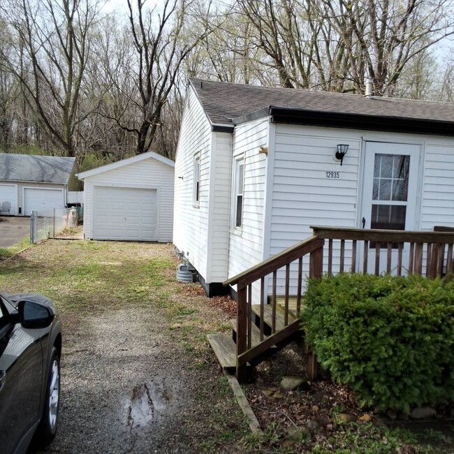 Building Photo - 1 bedroom / 1 bathroom home in Chillicothe...