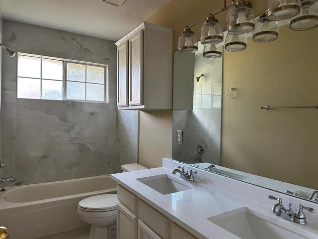 Building Photo - 5520 S Briar Ridge Cir