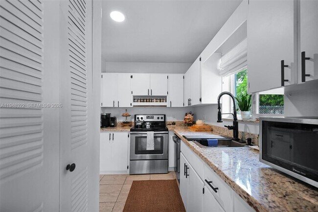 Building Photo - 8780 SW 200th Terrace