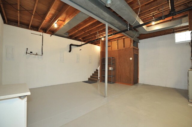 Building Photo - 1440 Barr Ave