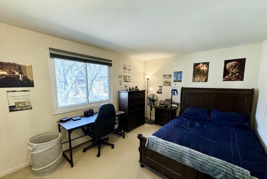 Building Photo - 1233 Island Dr