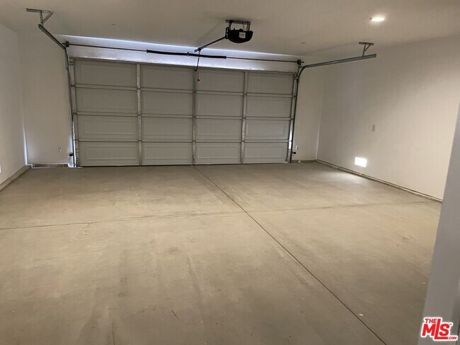 Building Photo - 2877 Gram Dr