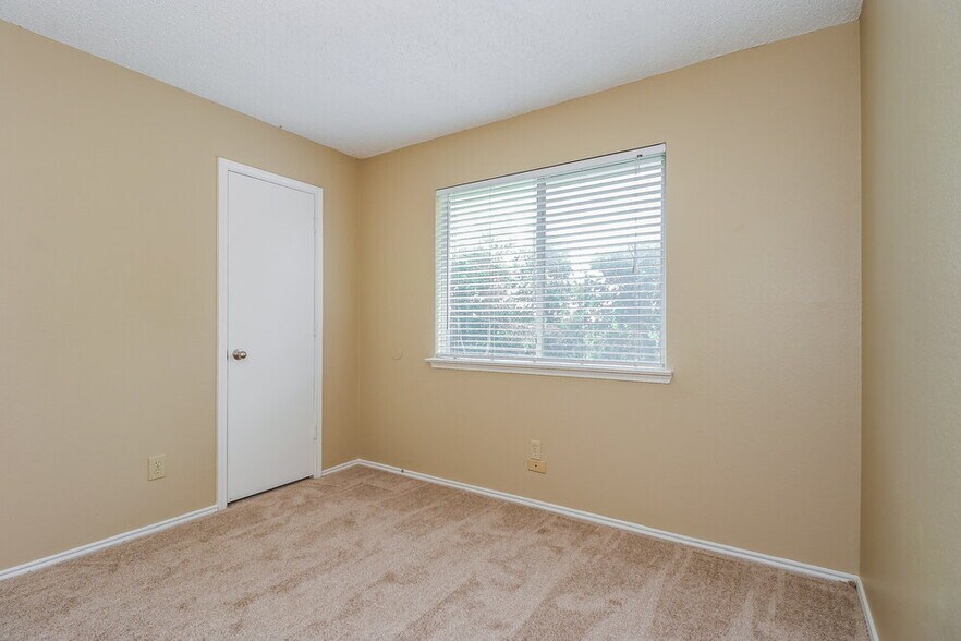 Building Photo - 6309 Brookmont Ct