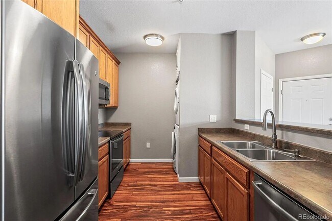 Building Photo - Spacious 2BR Condo convenient to DTC, Auro...