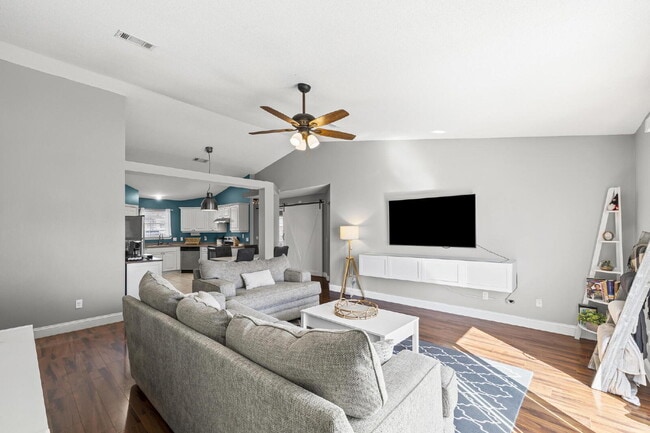 Building Photo - Pet Friendly 3-bedroom, 2-bath brick home with an office in southwest Pensacola