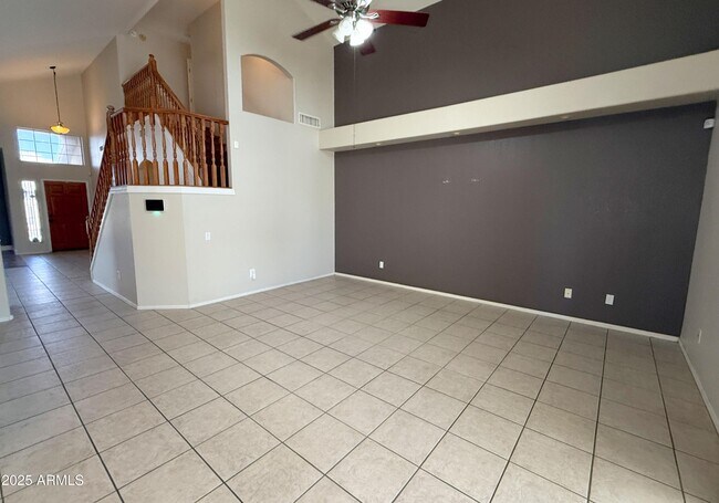 Building Photo - 15618 N 12th Ave