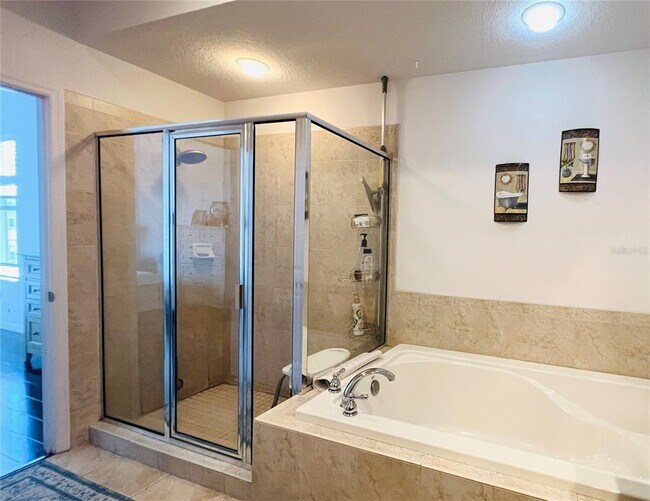 Building Photo - 642 Wells Ct