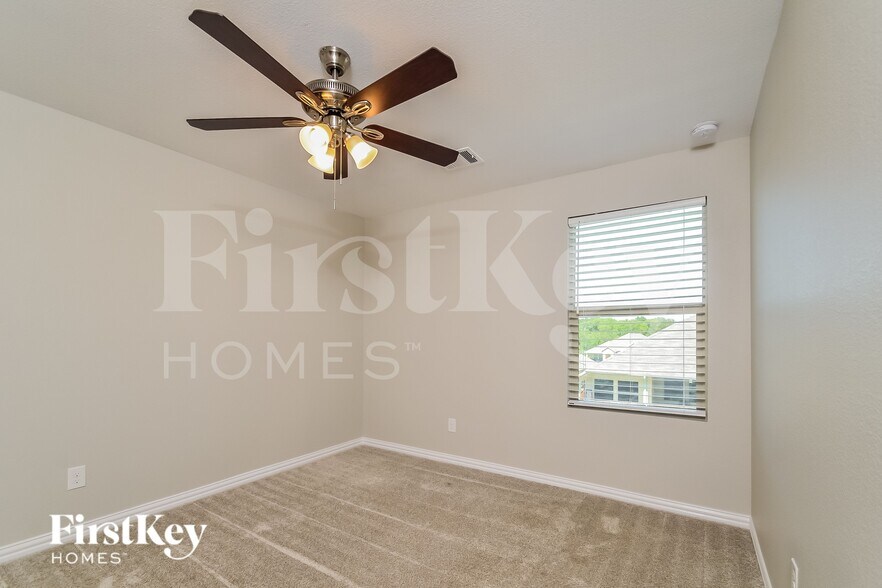 Building Photo - 223 Rosewood Dr
