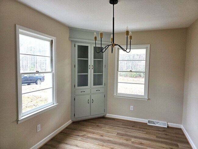 Building Photo - 3 Bed 1.5 Bath Rental Home Mount Airy