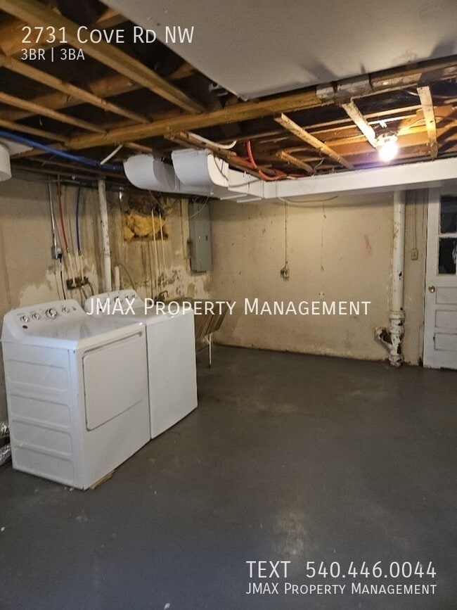 Building Photo - 2731 Cove Rd