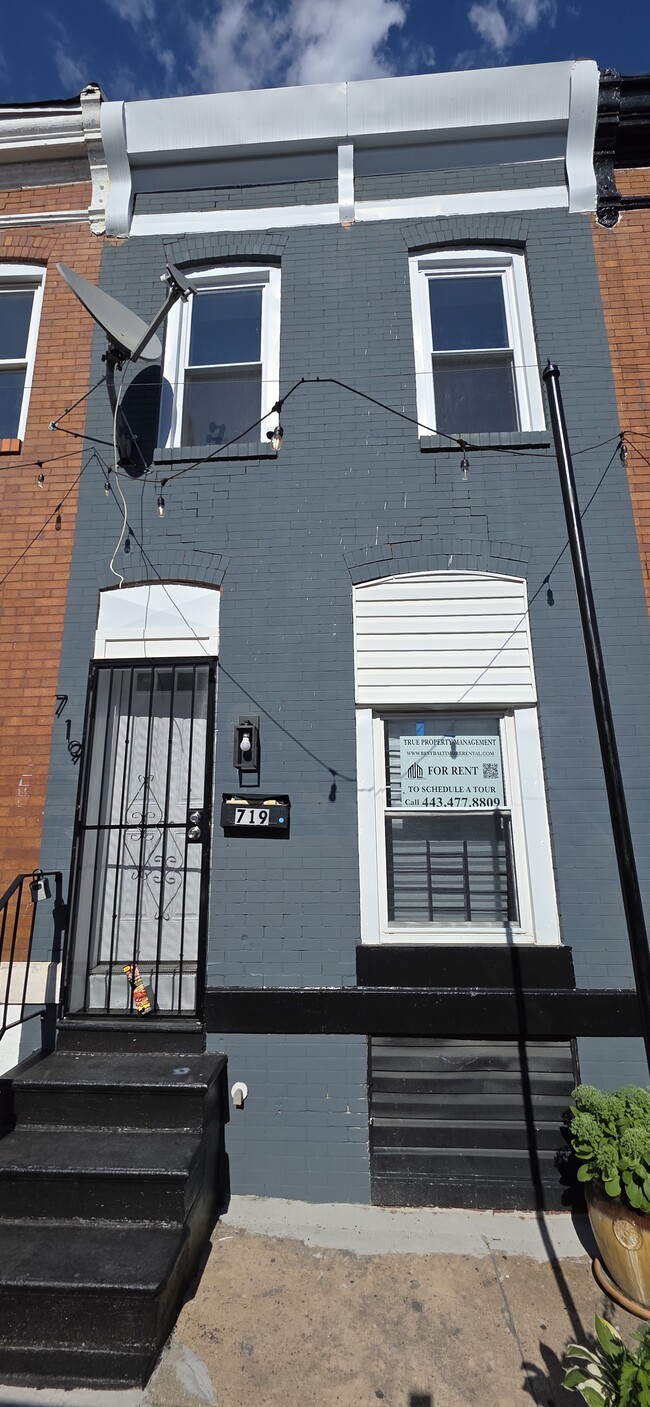 Building Photo - 719 N Belnord Ave