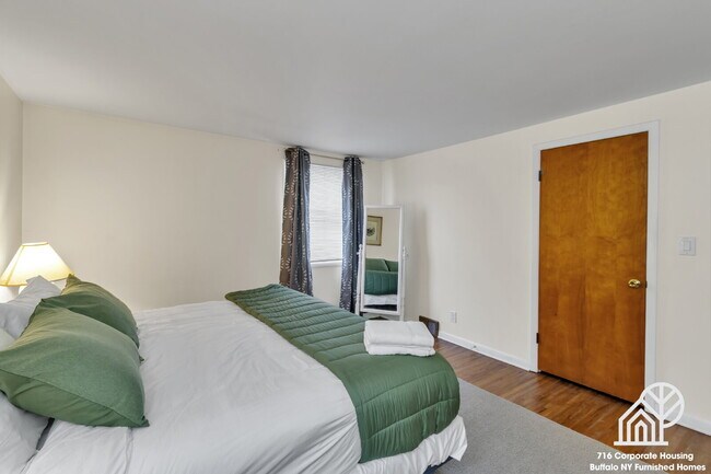 Building Photo - Furnished 2-Bedroom Apartment in Cheektowaga
