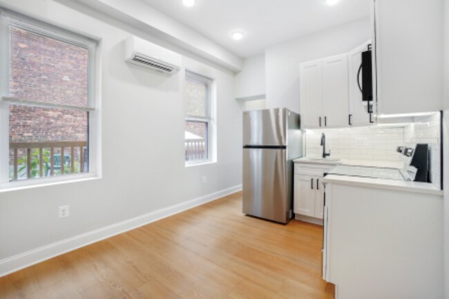Building Photo - 604 N Eutaw St