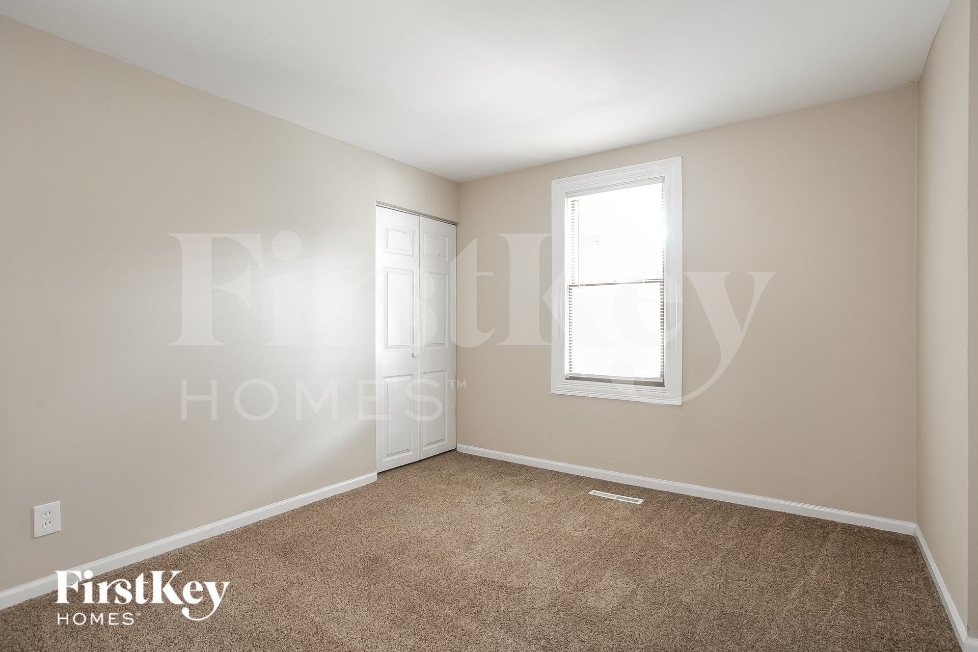 Building Photo - 529 Apache Ave