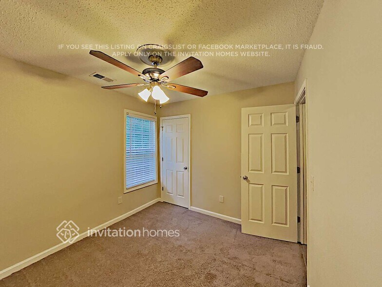 Building Photo - 4017 St George Walk SW