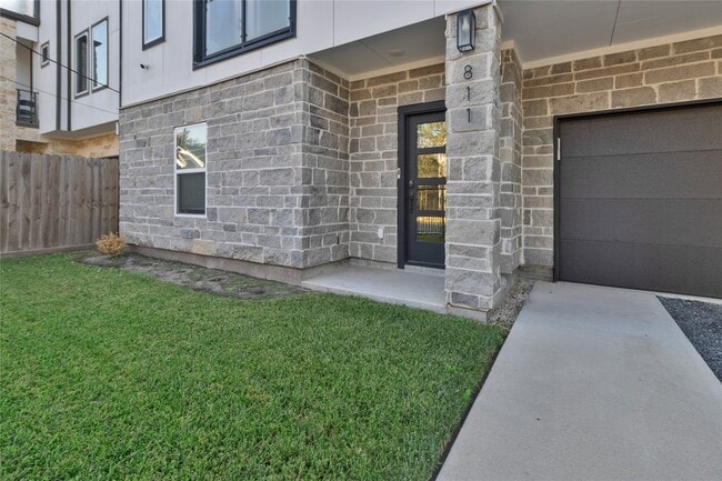 Building Photo - 811 Paul Quinn St