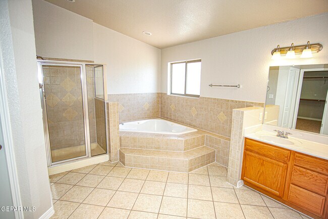Building Photo - 12712 Tierra Karla Dr