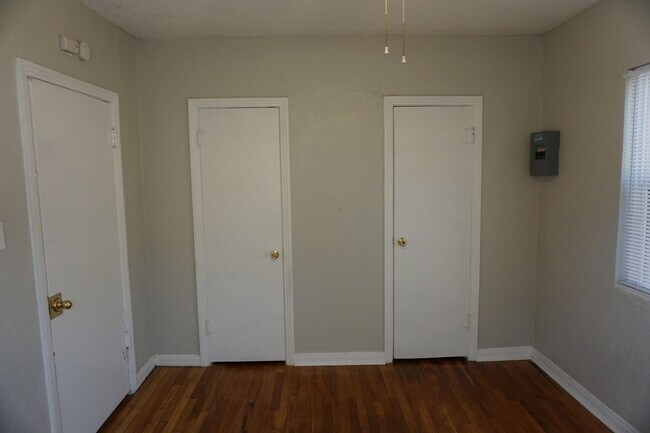 Building Photo - 3418 25th St