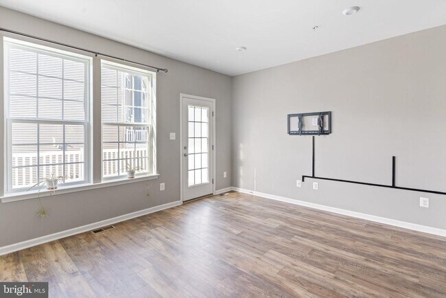Building Photo - 43767 Winterberry Wy