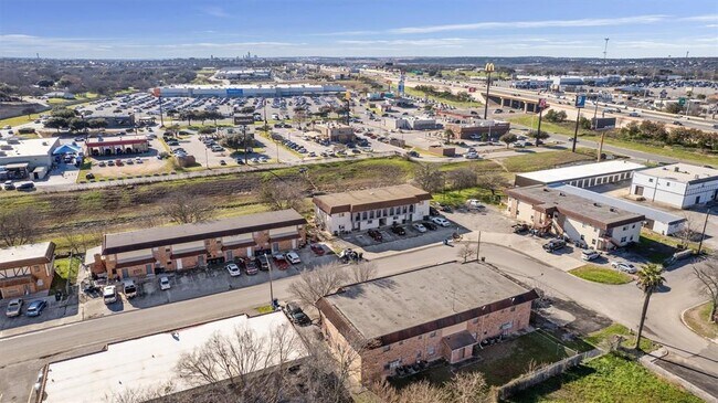 Building Photo - 1036 Linde Ave