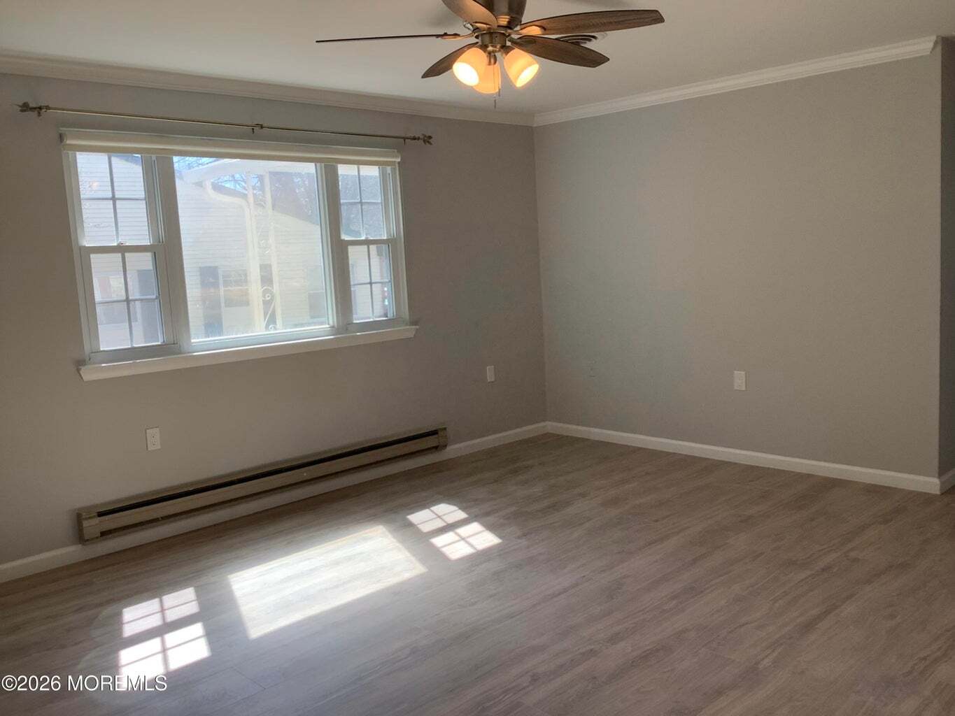 Large living room - 7B Ivy St