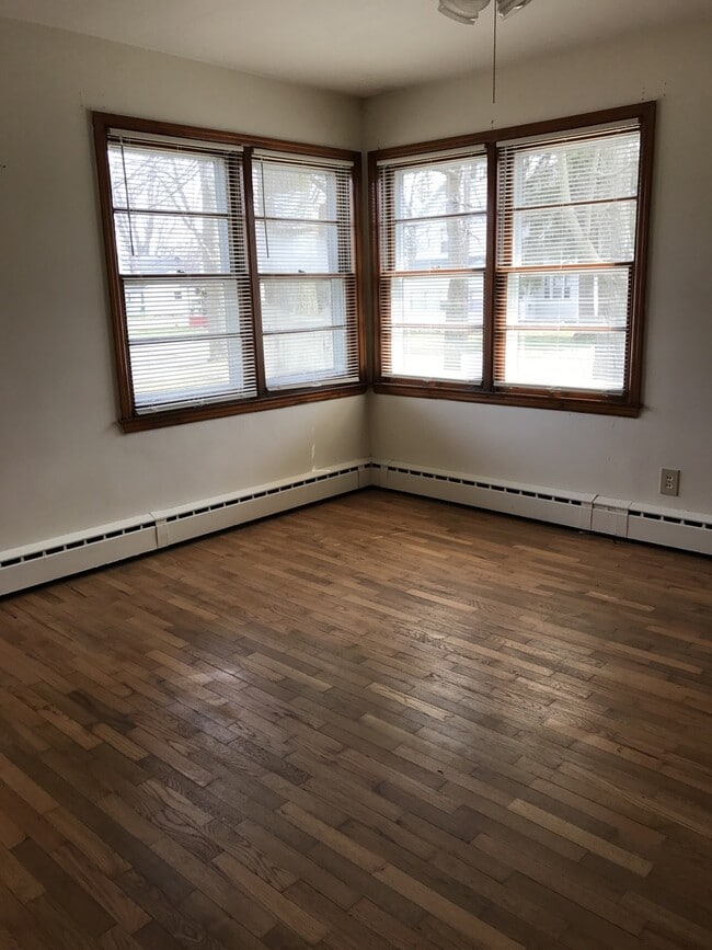 Building Photo - 3 bed 1.5 bath home in Coloma!