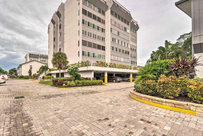 Building Photo - 1037 W Peppertree Dr