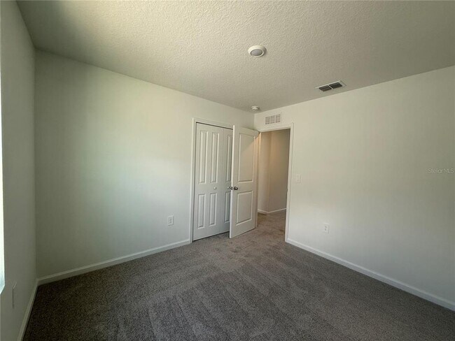 Building Photo - 2528 Absolute Ave