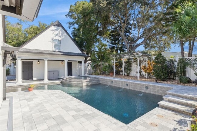 Building Photo - 132 Burks Cir