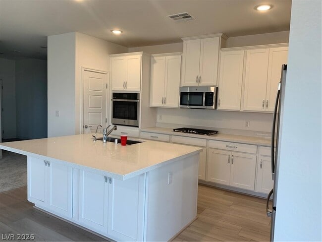 Building Photo - 2555 Hampton Rd
