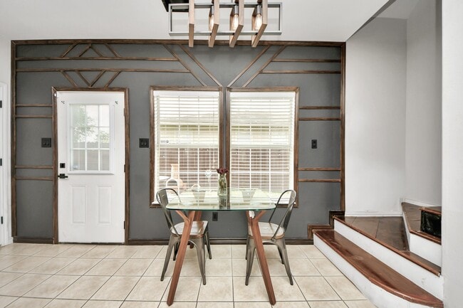 Building Photo - 1603 Dove Run
