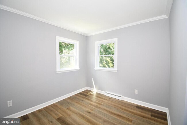 Building Photo - 1005 Woodsdale Rd