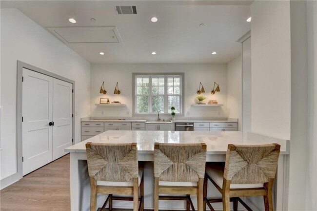 Building Photo - 106 Pinecone Pkwy