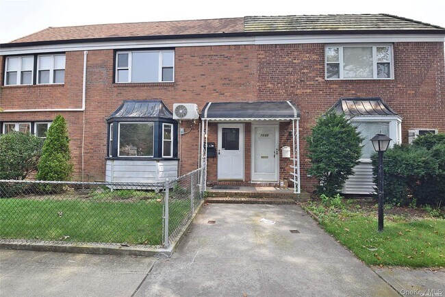 Building Photo - 75-03 197th St