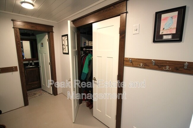 Building Photo - 8111 Bailey Dr SE
