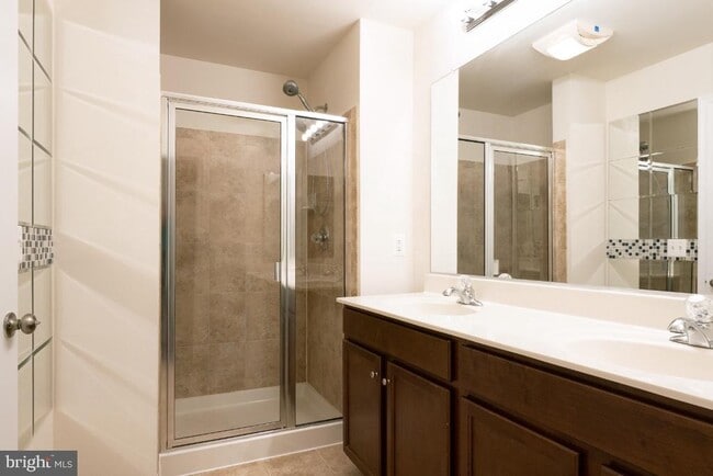 Building Photo - 25120 Sweet Myrtle Square
