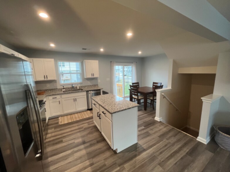 Building Photo - 206 Maple Frg Trl