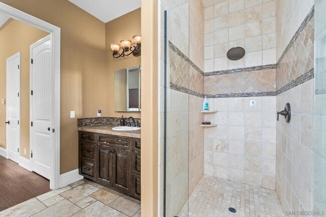Building Photo - 208 Alicia Way