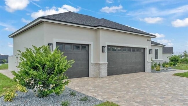 Building Photo - 6980 Bentridge Dr