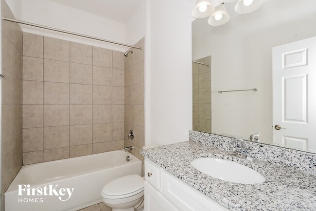 Building Photo - 418 Reina Wy