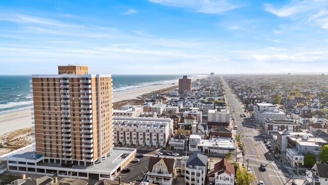 Building Photo - 5000 Boardwalk