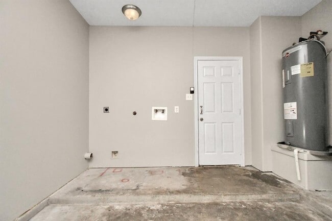 Building Photo - 6623 Apollo St